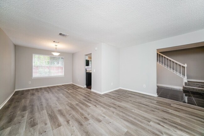 Building Photo - 9934 Totem Trail