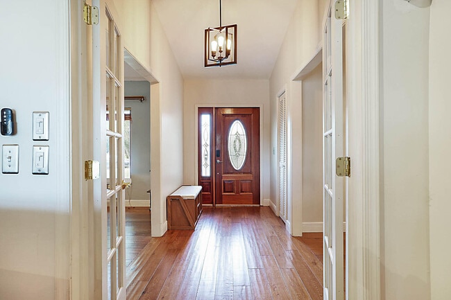 Building Photo - 4422 Brandywine Dr