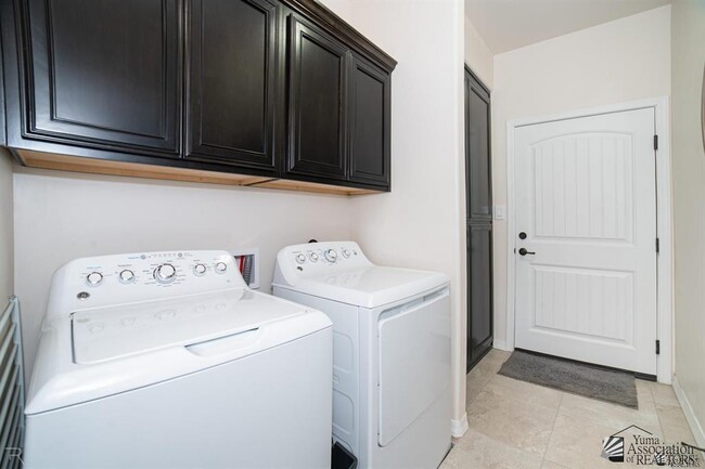 Building Photo - 27266 Mesquite Ave