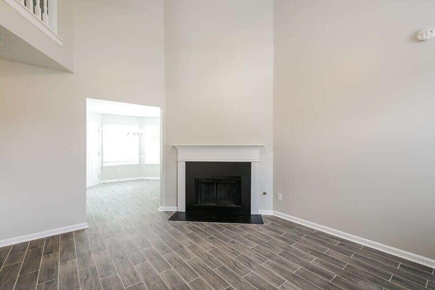 Building Photo - 2843 Warhorse Pl