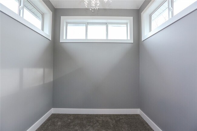 Building Photo - 1370 Bay Shore Blvd