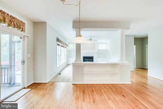 Building Photo - 26161 Rachel Hill Dr