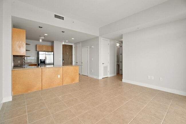 Building Photo - 500 Seawall Blvd