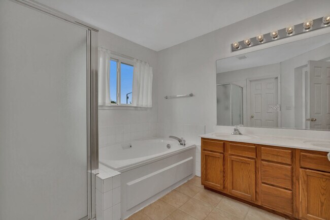Building Photo - 2636 Whitehall Ln