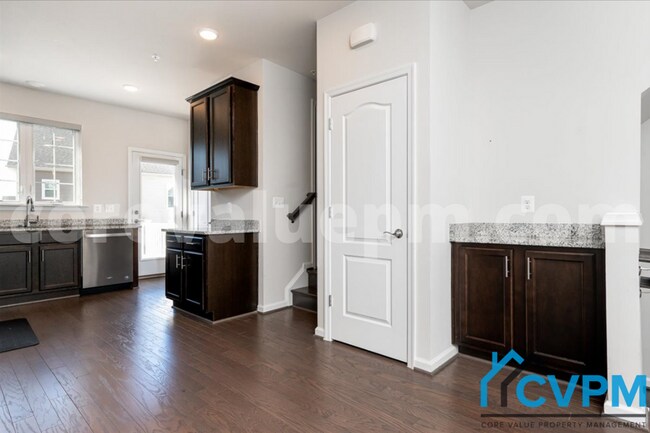 Building Photo - 2535 Debert Cir