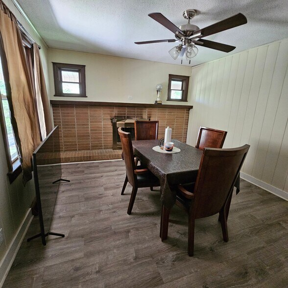 Building Photo - 548 Greenway Dr