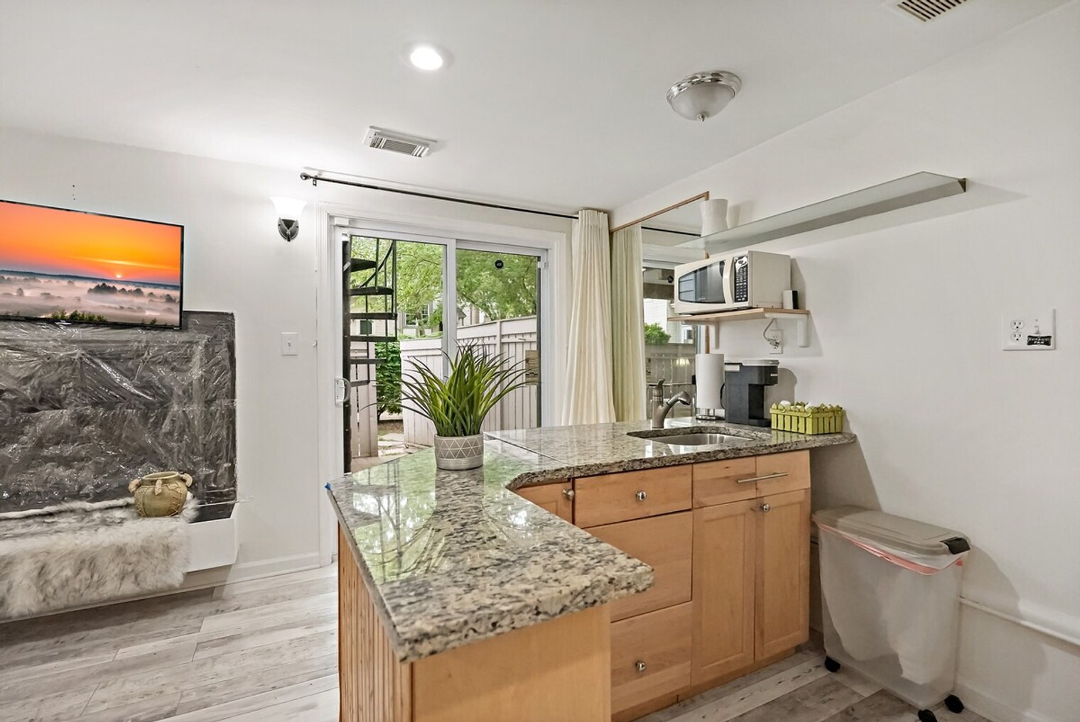 Building Photo - 11850 Sunrise Valley Dr