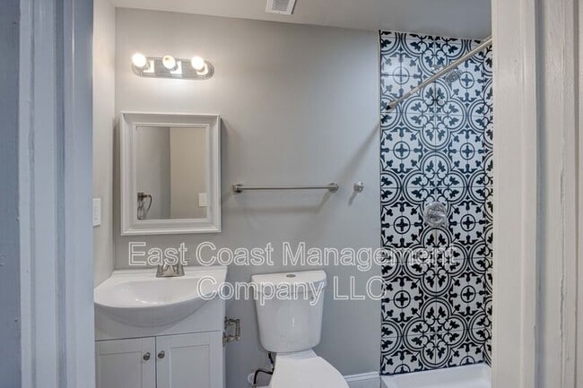 Building Photo - 2619 Loyola Northway