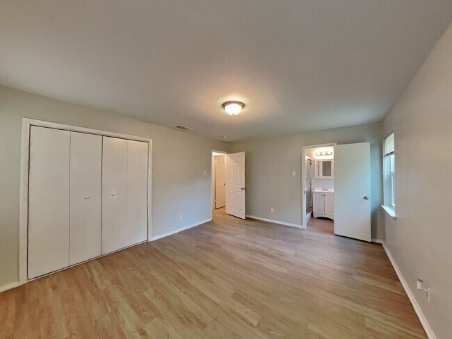 Building Photo - Newly Renovated 3BR/2BA Home in Dallas