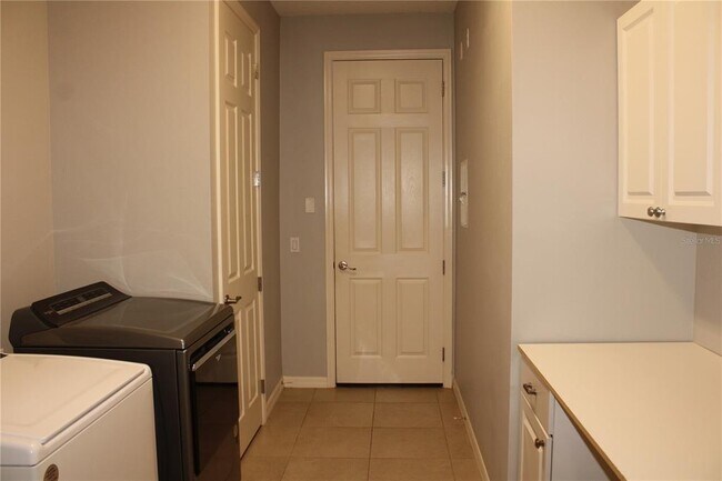 Building Photo - 629 Rosemary Cir