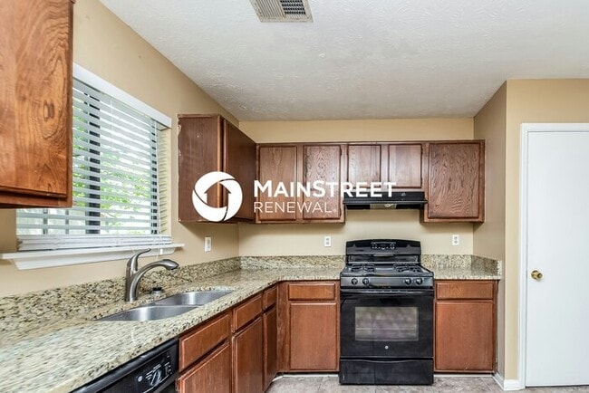 Building Photo - 3 Bedroom Pet-Friendly Home in Conyers, GA with Main Street Renewal