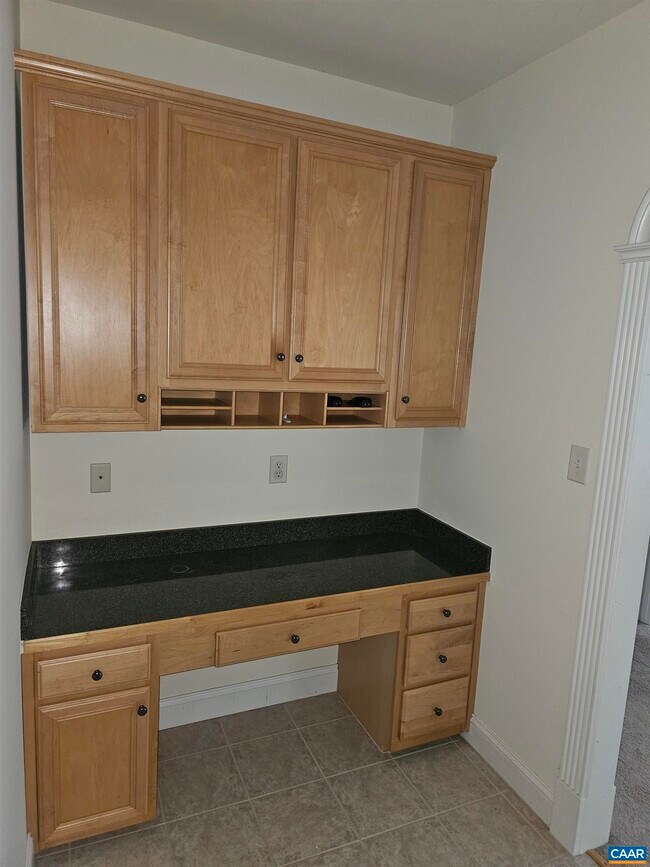 Building Photo - 134 Deerwood Dr