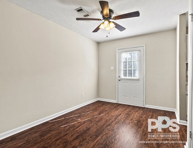 Building Photo - 107 Church St