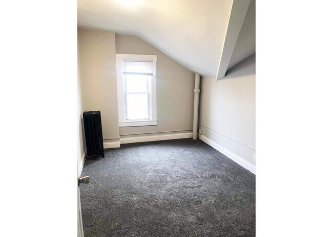 Building Photo - 3300 Jefferson Ave