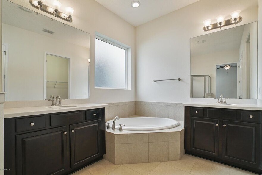 Master Bathroom 2 - 45 Rinaldo Way