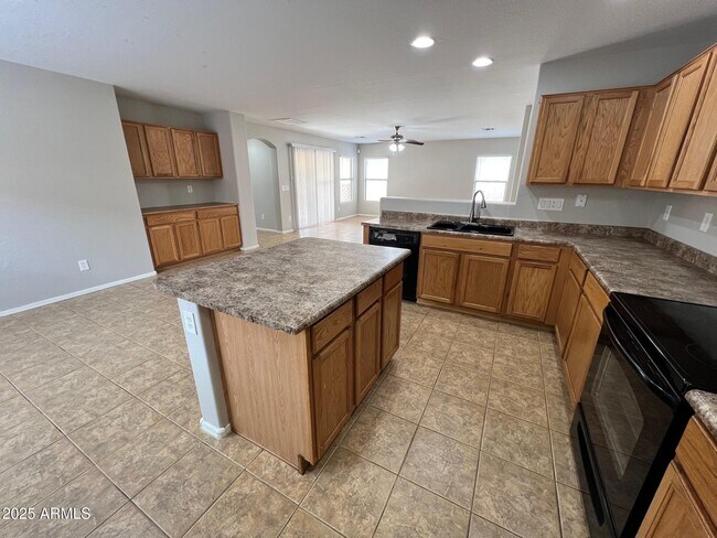 Building Photo - 3119 W Silver Creek Dr