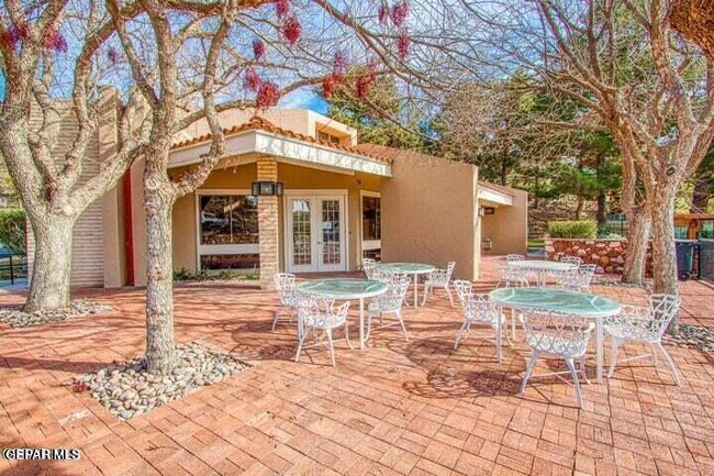 Building Photo - 5900 Mira Hermosa Dr