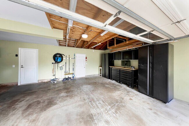 Building Photo - 1652 N Pala Pl