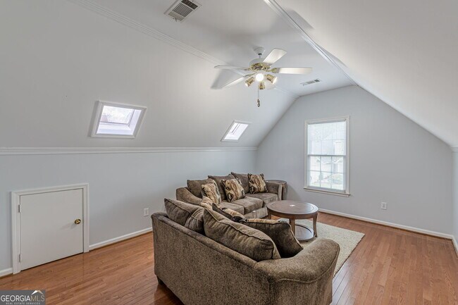 Building Photo - 203 Prestwick Way N