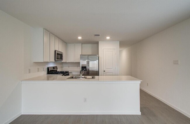 Building Photo - 18037 le gotte