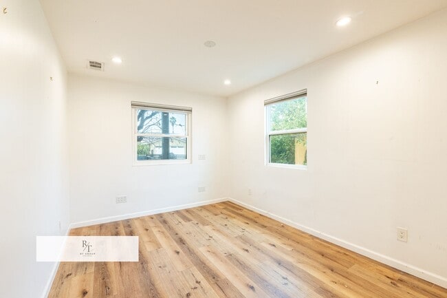 Building Photo - Limited-Time Special: $1,000 off the first month’s rent! Spacious 4-Bed, 3-Bath Home in Los Angel...