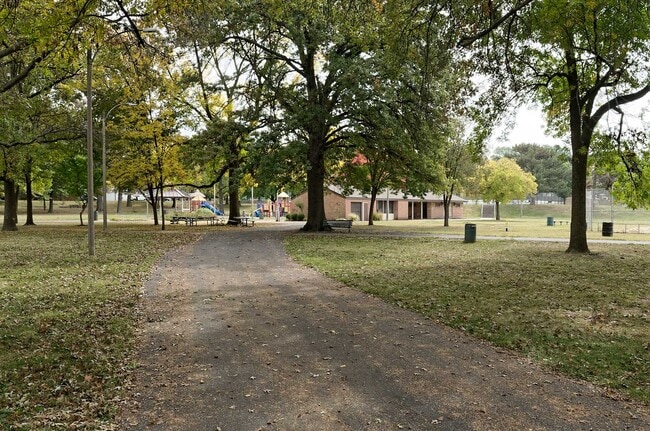 Building Photo - 3554 Jamieson Ave