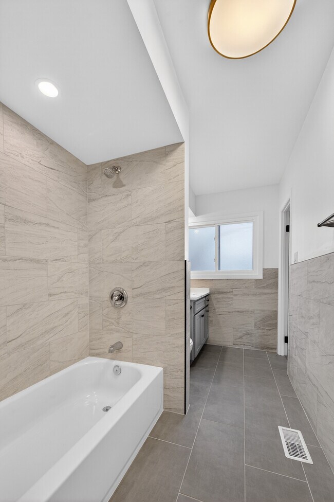 Building Photo - 500 Colgate Ct