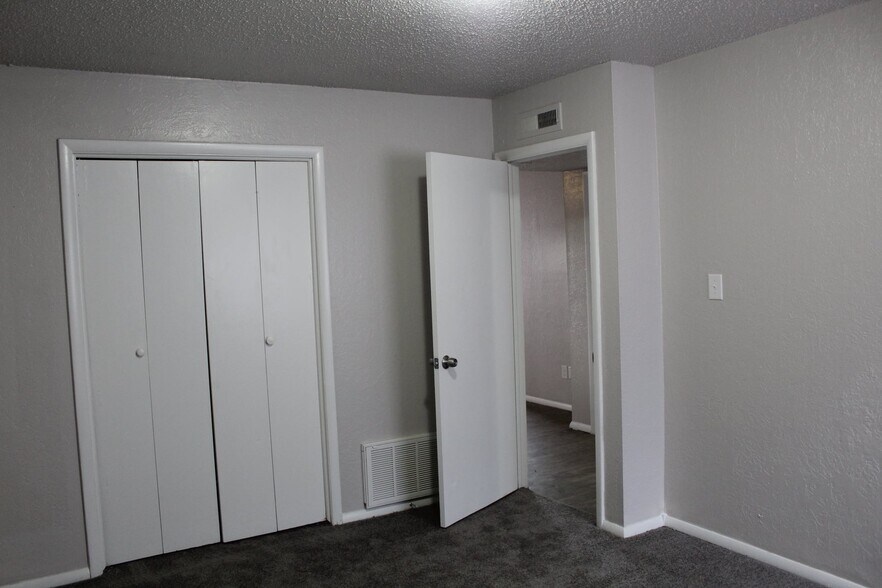 Building Photo - Maplewood Apartments