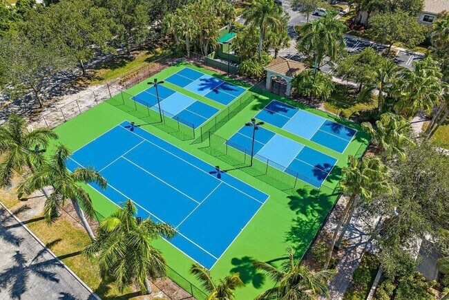 Building Photo - 2809 Amalei Dr