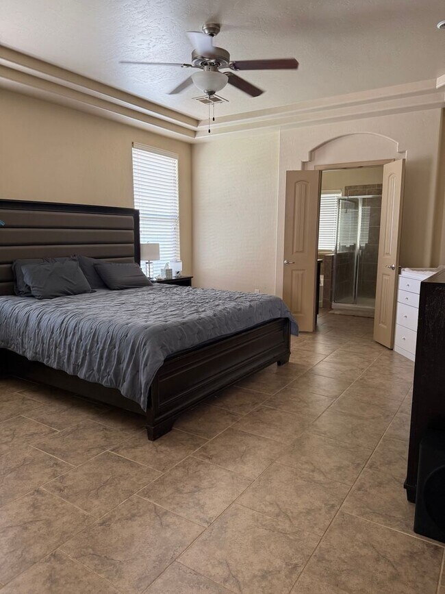 Building Photo - 5856 Organ Peak Dr