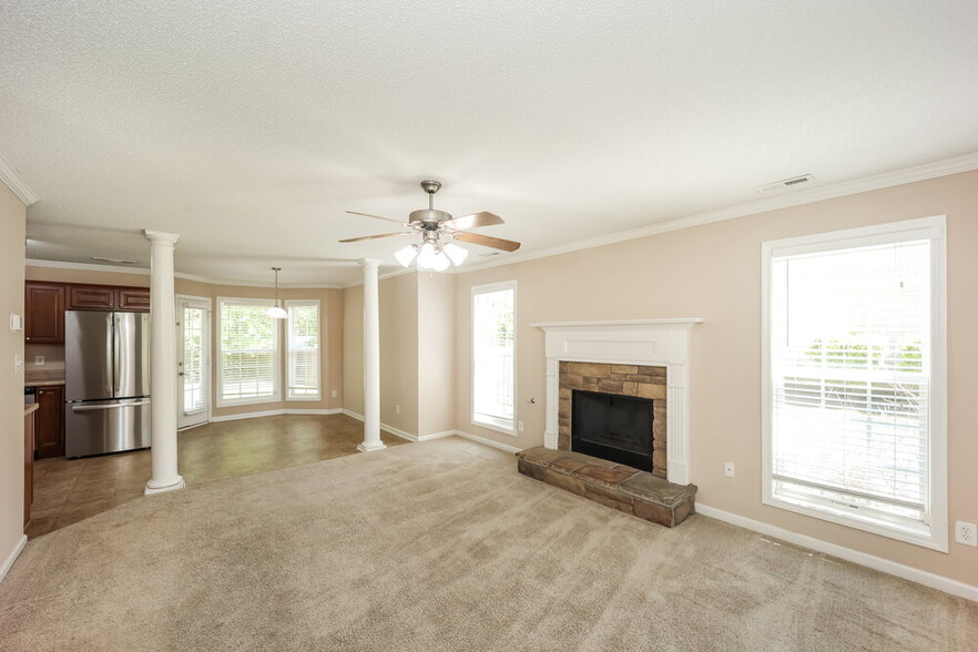 Building Photo - 44 Avondale Cir