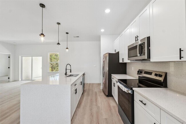Building Photo - 3072 SW 168th Loop