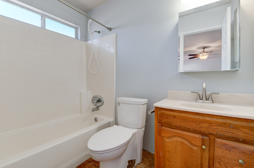 Bathroom connected to Master Bedroom - 2363 Fleetwood St
