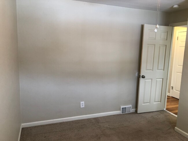 Building Photo - Single Family home in Plum