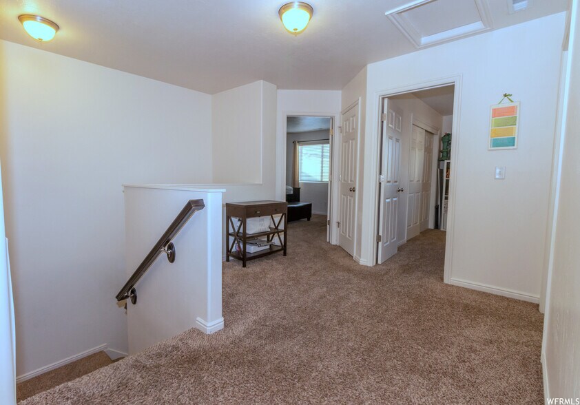 Building Photo - 928 W Stonehaven Dr