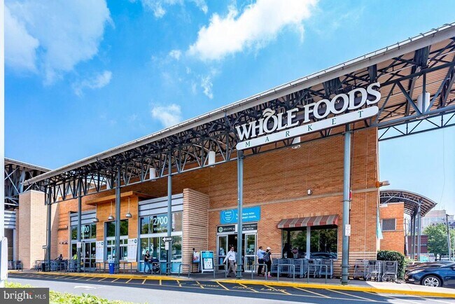 Building Photo - 1021 N Garfield St