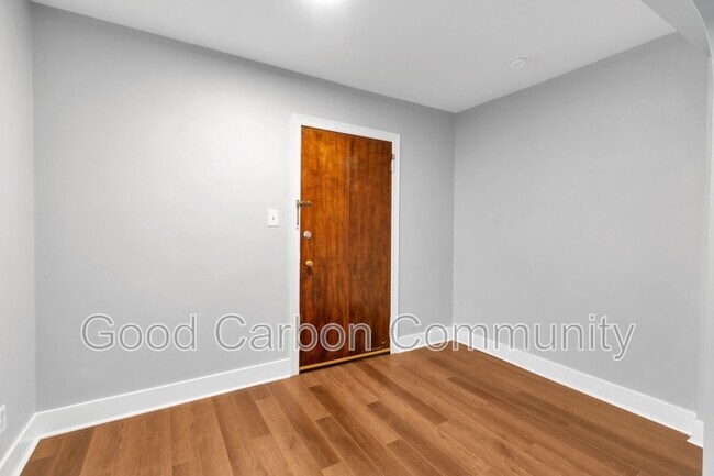 Building Photo - 20 E Morris Ave