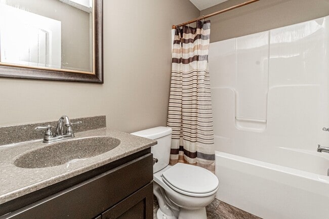 Building Photo - Duplex in Prairie Lakes