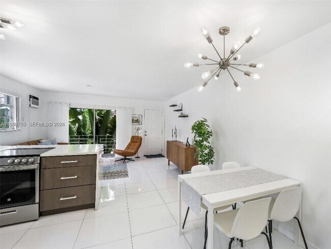 Building Photo - 710 11th St