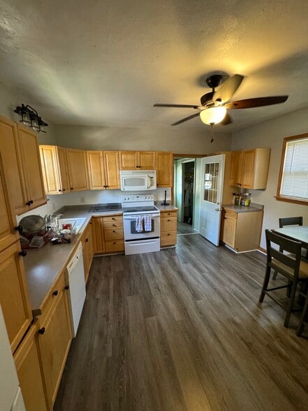 Building Photo - 84 E. 15th Street