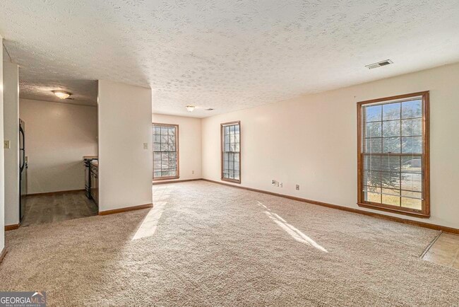 Building Photo - 1609 Riverside Trail NE