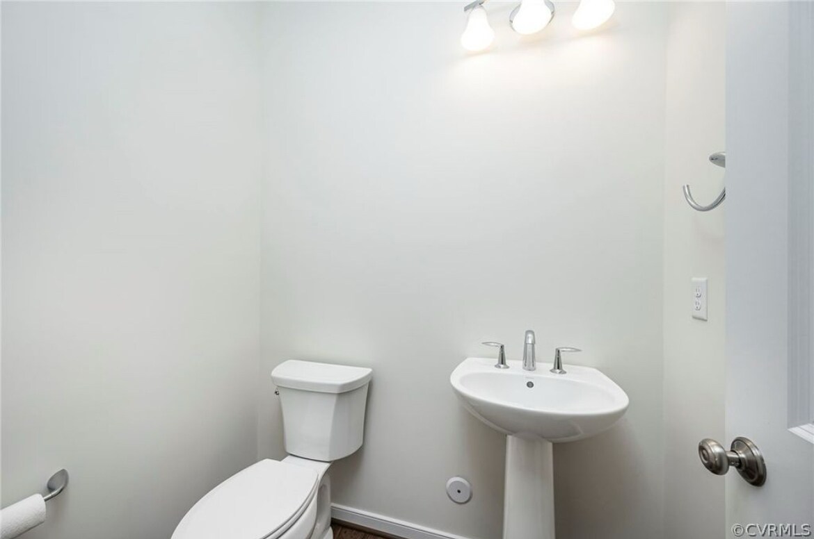 Building Photo - 2008 Libbie Lake West St