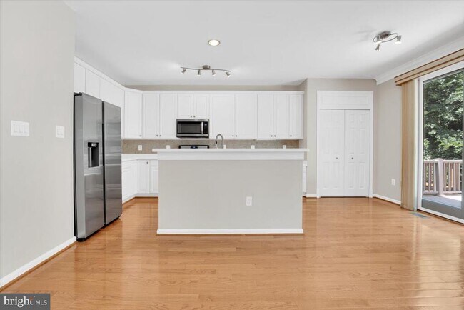 Building Photo - 47698 Loweland Terrace