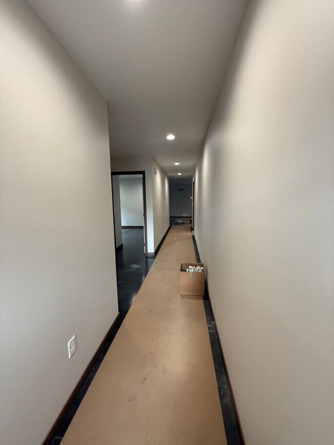 Building Photo - 115 4th St SW