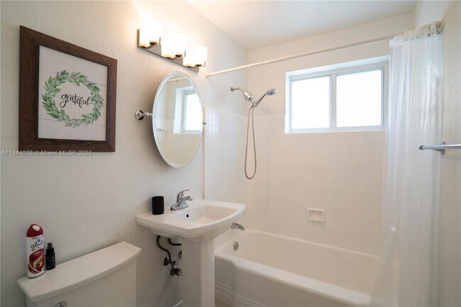 Building Photo - 9841 Dominican Dr