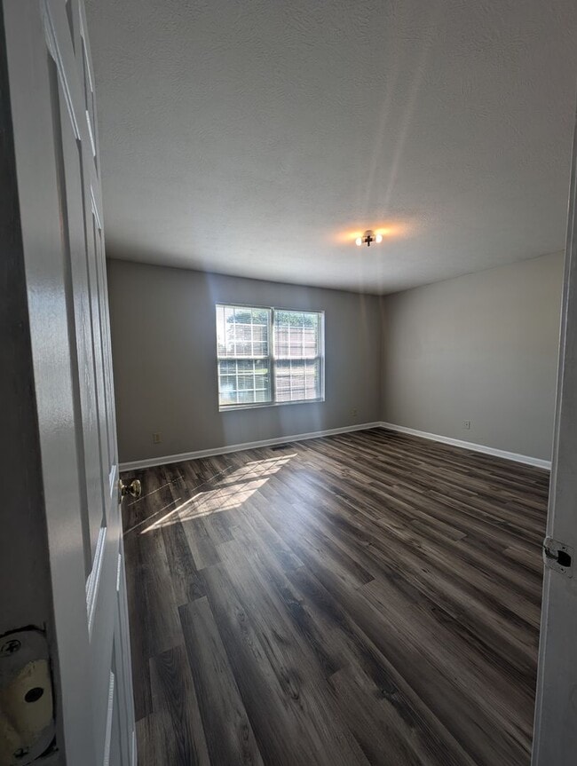 Building Photo - Quiet 2 bed 2 bath duplex home in Franklin!