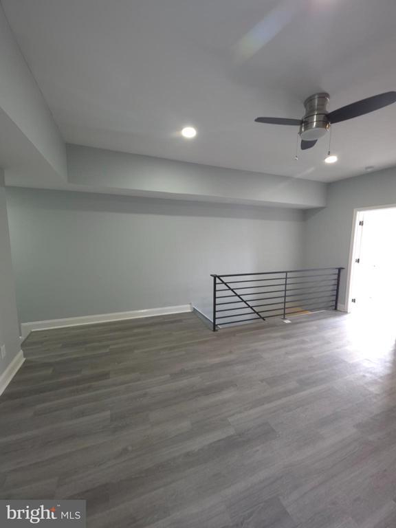 Building Photo - 1133 W Somerset St