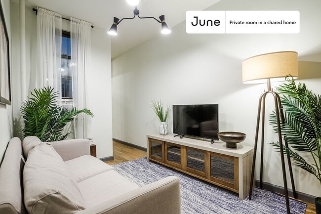 Building Photo - Room in Shared 3 bed/1 bath home