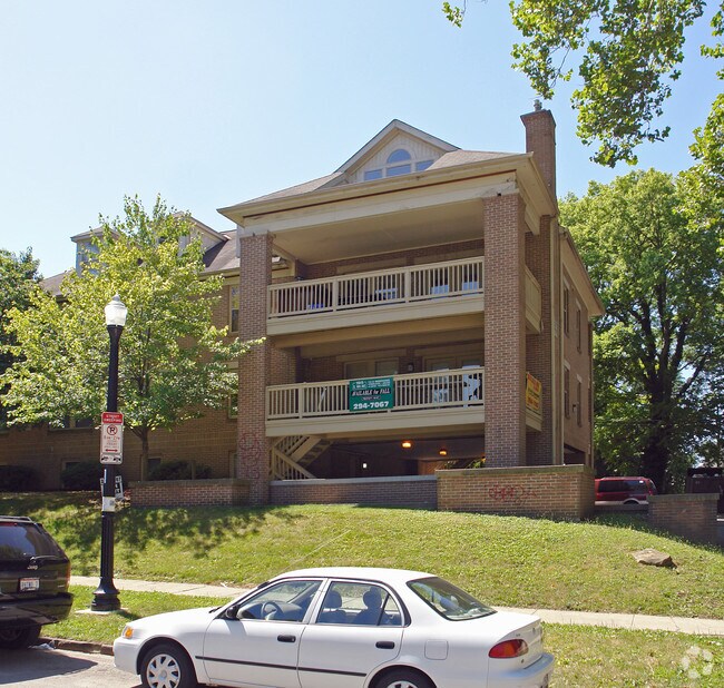 Building Photo - 195 E 16th Ave