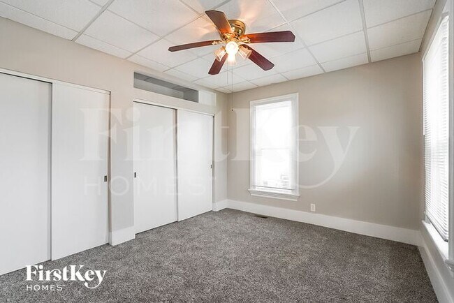 Building Photo - 130 Warren Ave